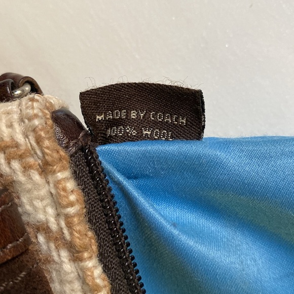 Coach suede and wool woven brown wristlet turn lock w/hangtag and tassel - Picture 14 of 17